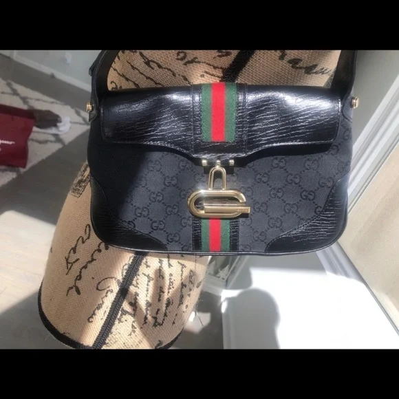 Gucci bag - Picture 3 of 11